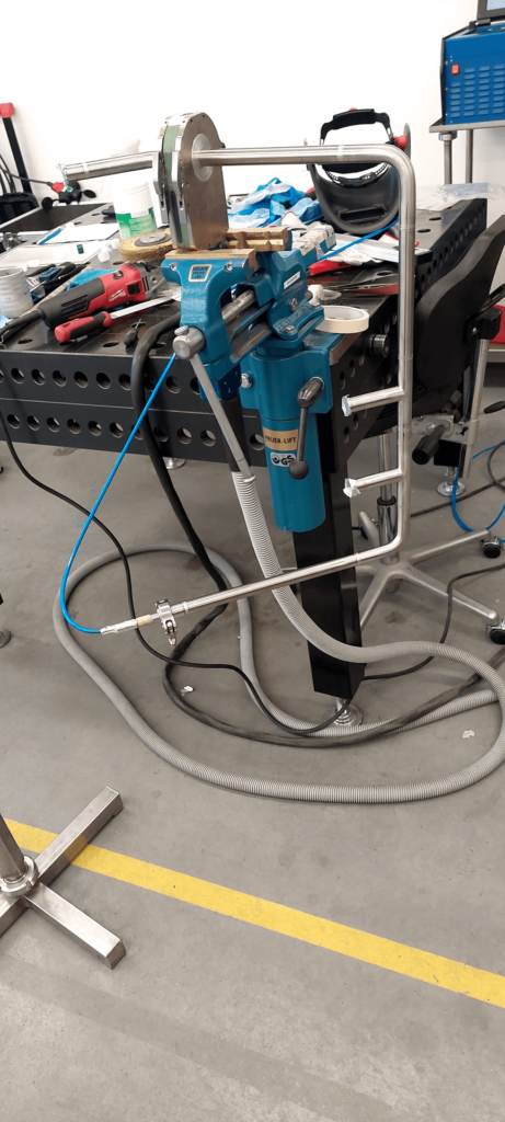 spawanie-orbitalne1-461x1024 Orbitalschweißen – die Technologie der Zukunft in hygienischen Anlagen